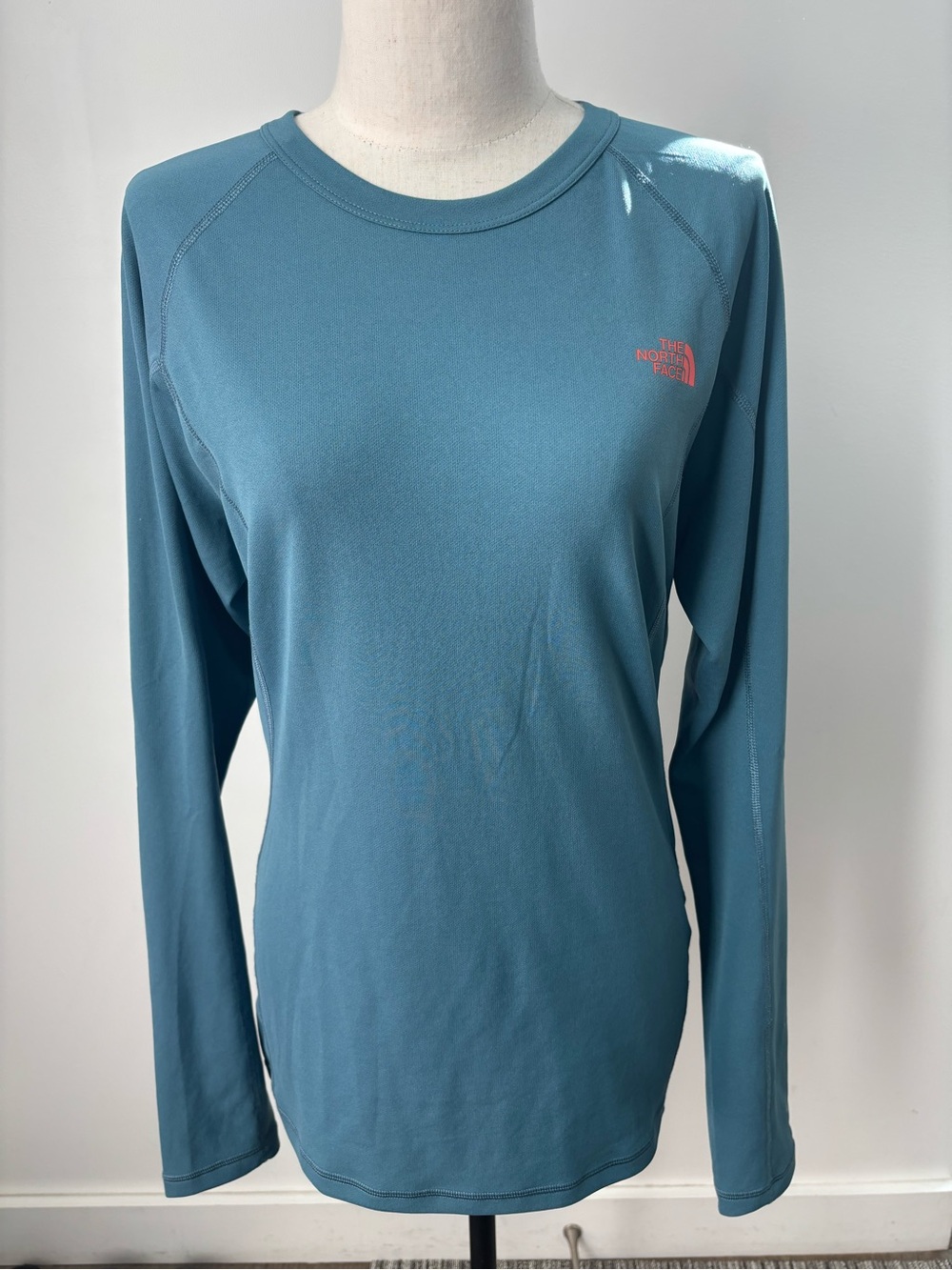 The North Face men’s  Long-Sleeve Crew Tee in Teal